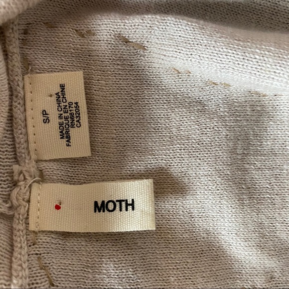 Moth Anthro Asymmetrical Cable Accent Cowlneck - Picture 5 of 6